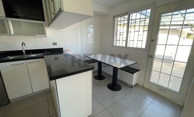 Gran Casa Familiar con Piscina en Providencia