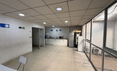 Local Comercial en Arriendo en Frente al metro Ines de Suarez