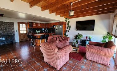 EN VENTA EN PICHILEMU OPORTUNIDAD ÚNICA: CASA + 3 CABAÑAS