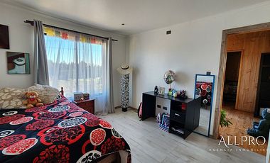 EN VENTA EN PICHILEMU OPORTUNIDAD ÚNICA: CASA + 3 CABAÑAS