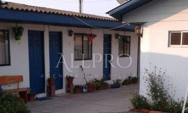 EN VENTA – COMPLEJO DE CABAÑAS EN PLENO CENTRO DE PICHILEMU