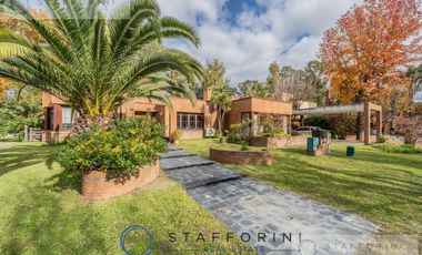 CASA EN 2 LOTES EN COUNTRY CLUB EL CARMEN