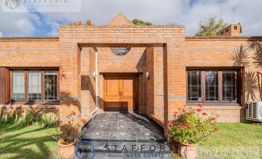CASA EN 2 LOTES EN COUNTRY CLUB EL CARMEN
