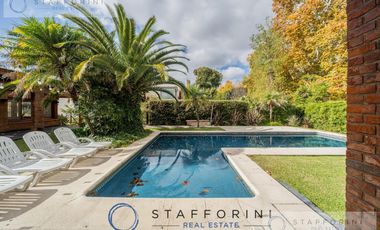 CASA EN 2 LOTES EN COUNTRY CLUB EL CARMEN