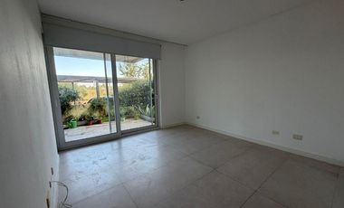 Venta y Alquiler - Departamento 2 ambientes con jardín - La Balconada