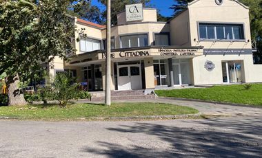 VENTA-Sierra de los Padres-Edif.comer-C/locales en PB-hotel en 1°piso-800m2 cub-Exc punto comercial