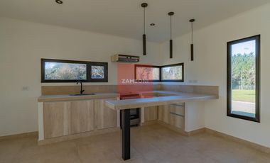 Casa en venta barrio privado Tierra y Mar