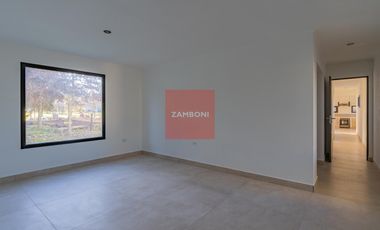 Casa en venta barrio privado Tierra y Mar