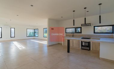 Casa en venta barrio privado Tierra y Mar