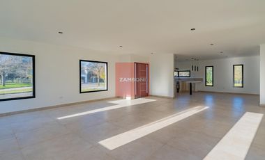 Casa en venta barrio privado Tierra y Mar