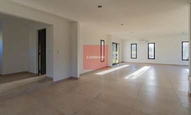 Casa en venta barrio privado Tierra y Mar