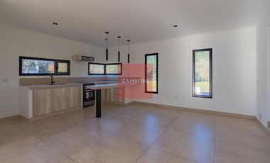 Casa en venta barrio privado Tierra y Mar