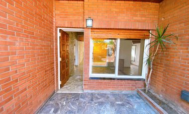 Casa en  alquiler en Villa Adelina
