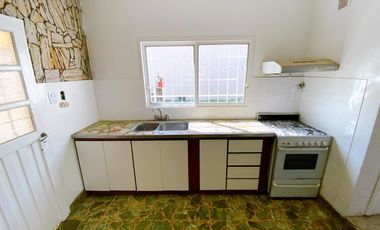 Casa en  alquiler en Villa Adelina