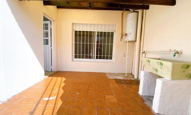 Casa en  alquiler en Villa Adelina