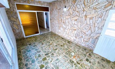 Casa en  alquiler en Villa Adelina