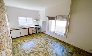Casa en  alquiler en Villa Adelina