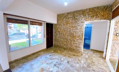 Casa en  alquiler en Villa Adelina