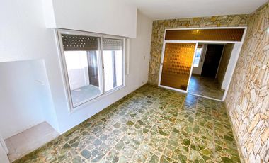 Casa en  alquiler en Villa Adelina