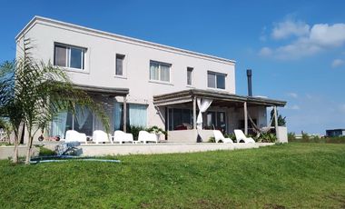 Alquiler Casa en San Sebastian Area 7 Cod.140 a la Laguna Uso Interno