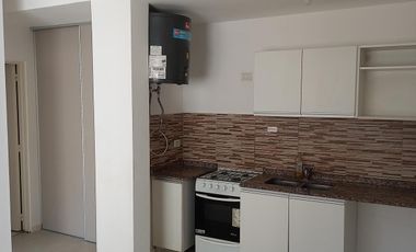 Departamento en cercania al Hospital Thompson, muy bueno con acceso a varias lineas de colectivos