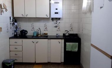 Excelente PH 3 ambientes con gran terraza propia.- Martinez