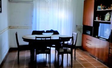 Excelente PH 3 ambientes con gran terraza propia.- Martinez