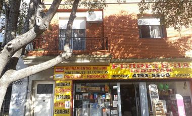 Excelente PH 3 ambientes con gran terraza propia.- Martinez