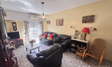Departamento tres ambiente cochera Moron Sur