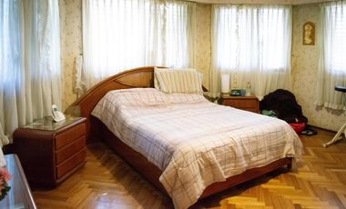 Hermoso chalet de 7 ambientes en venta, en Olivos.