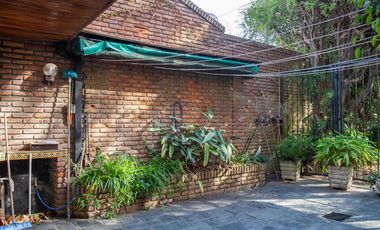 Hermoso chalet de 7 ambientes en venta, en Olivos.