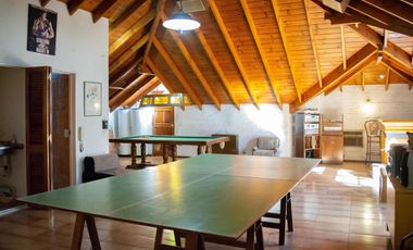 Hermoso chalet de 7 ambientes en venta, en Olivos.