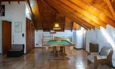Hermoso chalet de 7 ambientes en venta, en Olivos.