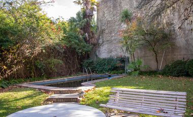 Hermoso chalet de 7 ambientes en venta, en Olivos.