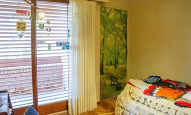Hermoso chalet de 7 ambientes en venta, en Olivos.