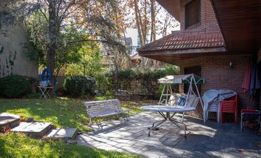 Hermoso chalet de 7 ambientes en venta, en Olivos.
