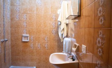 Hermoso chalet de 7 ambientes en venta, en Olivos.