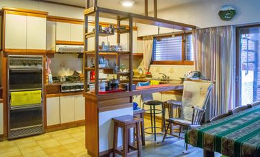 Hermoso chalet de 7 ambientes en venta, en Olivos.