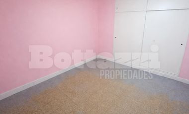 PH Interno con ärea verde en Banfield Este