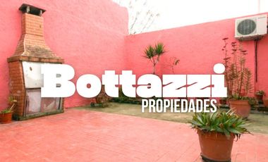 PH Interno con ärea verde en Banfield Este
