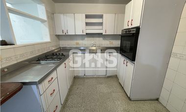 SE VENDE CASA ESQUINERA EN BARRIO LAURELES CARTAGO