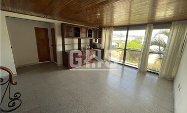 SE VENDE CASA ESQUINERA EN BARRIO LAURELES CARTAGO