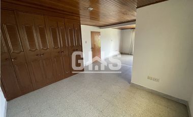 SE VENDE CASA ESQUINERA EN BARRIO LAURELES CARTAGO