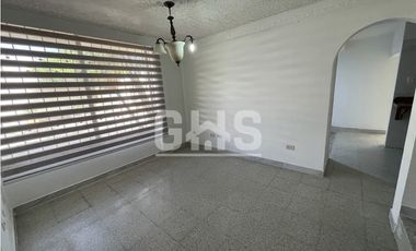 SE VENDE CASA ESQUINERA EN BARRIO LAURELES CARTAGO