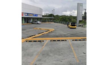 VENTA DE PLAZA COMERCIAL EN LA CABIMA - RR
