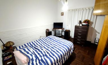 CASA EN 5 AMBIENTES CON COCHERA . P RAMOS OESTE