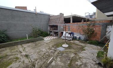 CASA EN 5 AMBIENTES CON COCHERA . P RAMOS OESTE