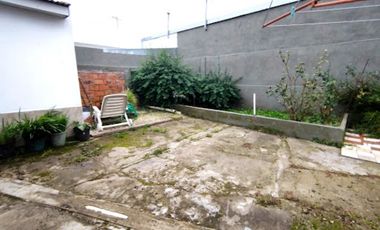 CASA EN 5 AMBIENTES CON COCHERA . P RAMOS OESTE