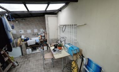 CASA EN 5 AMBIENTES CON COCHERA . P RAMOS OESTE