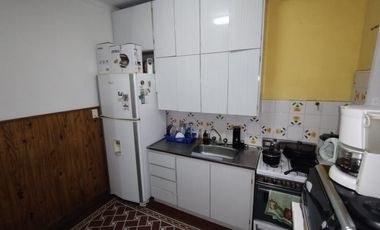 CASA EN 5 AMBIENTES CON COCHERA . P RAMOS OESTE